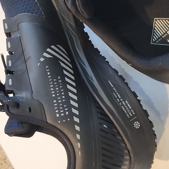 NIKE AIR ZOOM PEGASUS 36 SHIELD AQ8006 001 - Picture 5 of 10